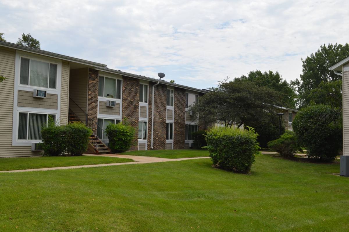 Apartment for rent at 1600 Light Rd #211, Oswego, IL 60543