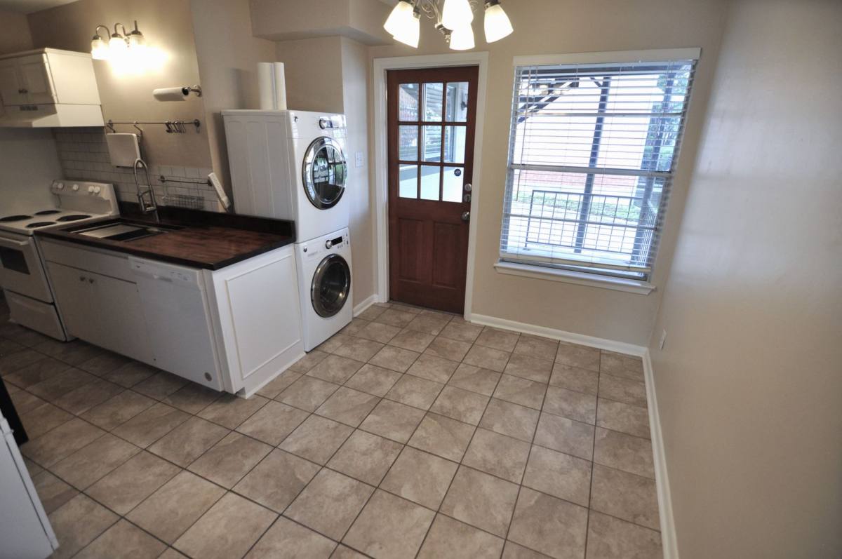 Apartment for rent at 901 E Oltorf, Austin, TX 78704