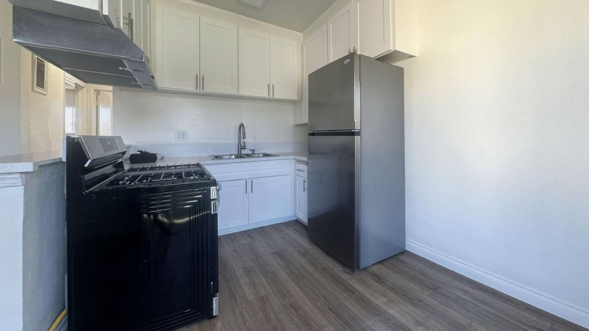 Apartment for rent at 17808, 17818, 17828 Saticoy St, Reseda, CA 91335
