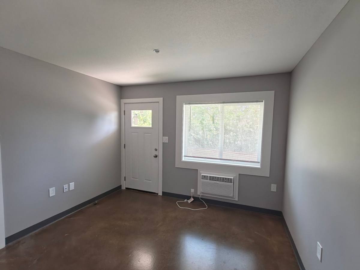 Apartment for rent at 1336 N Walnut St, Iola, KS 66749