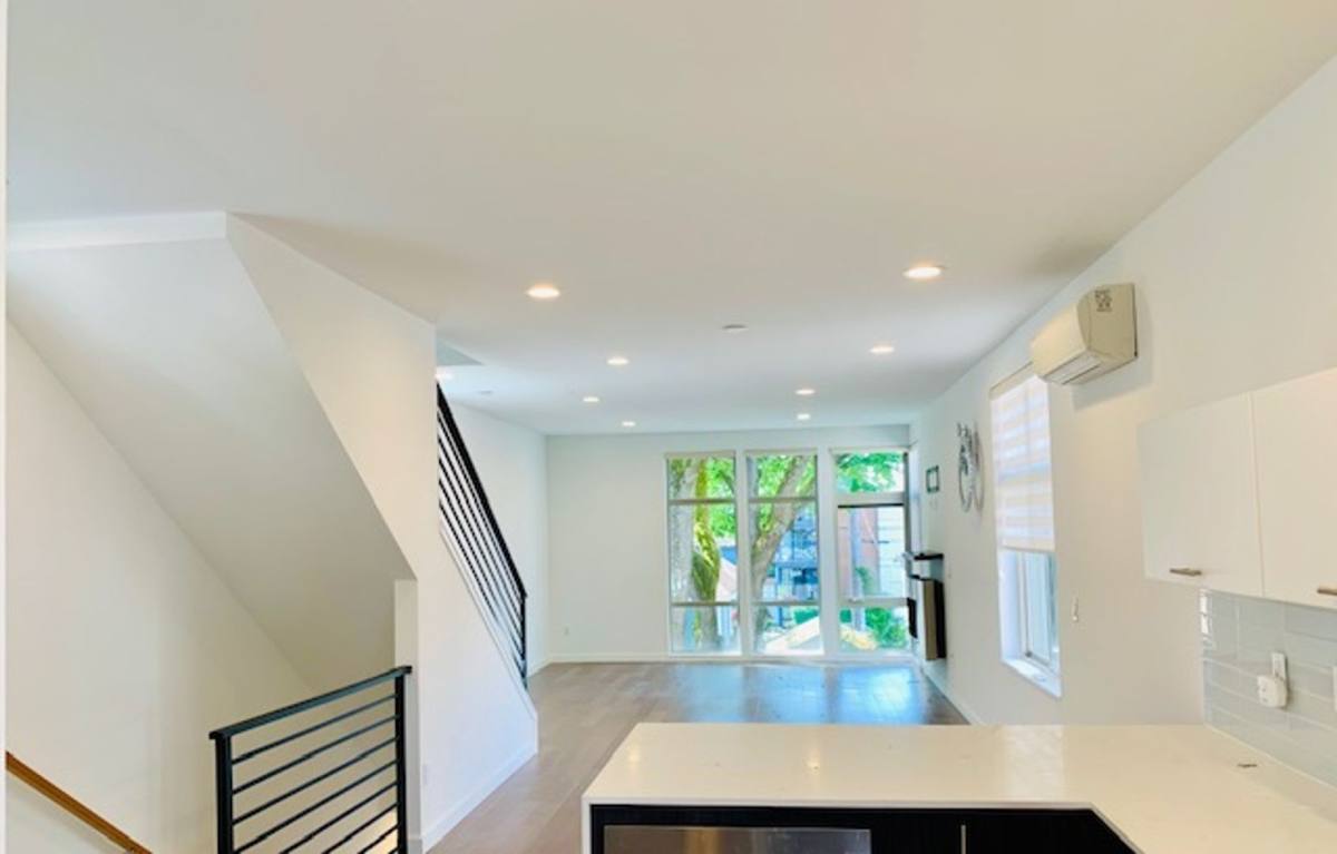 Townhouse for rent at 1721 NW 60th St, Seattle, WA 98107