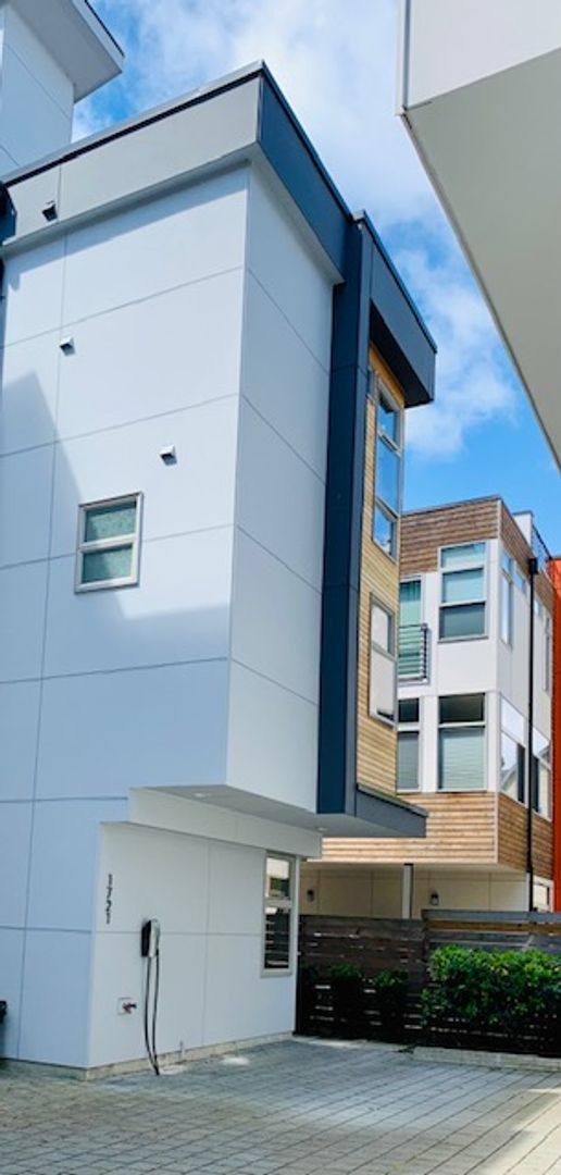 Townhouse for rent at 1721 NW 60th St, Seattle, WA 98107