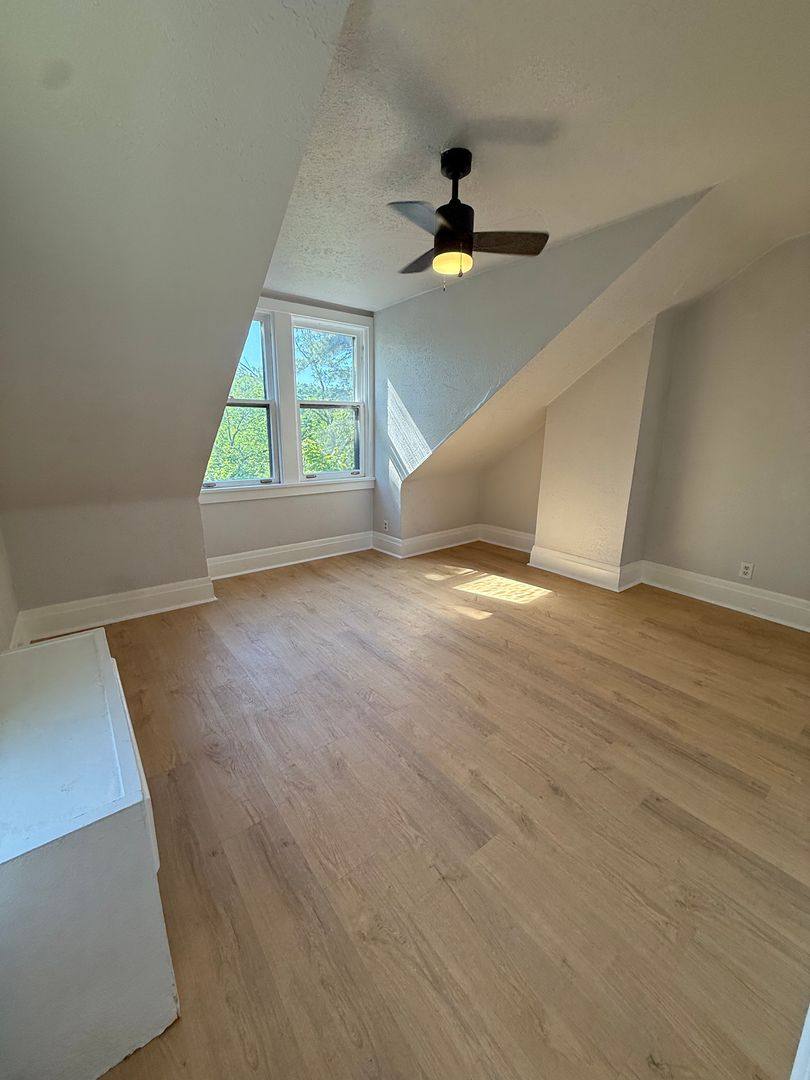 Apartment for rent at 1003 Middle Rd, Glenshaw, PA 15116