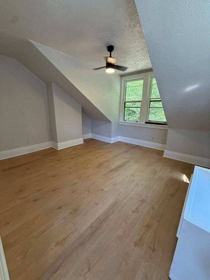 Apartment for rent at 1003 Middle Rd, Glenshaw, PA 15116
