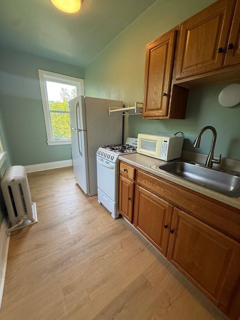Apartment for rent at 1003 Middle Rd, Glenshaw, PA 15116