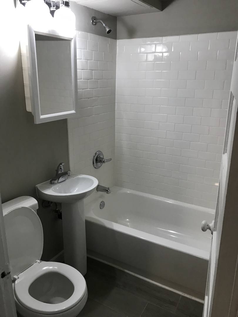 Apartment for rent at 422 Pierce St N, Saint Paul, MN 55104