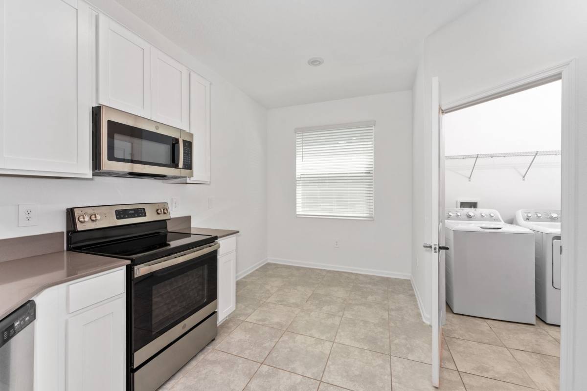 House for rent at 860 Daring Dr, Davenport, FL 33837