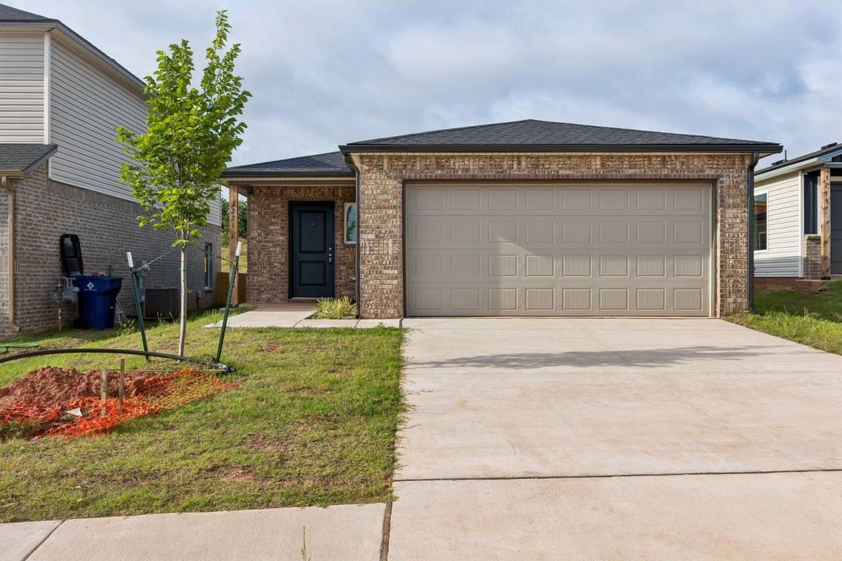 House for rent at 1221 Colt Dr, Guthrie, OK 73044