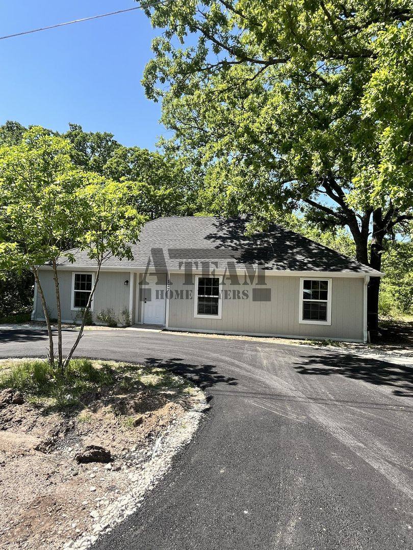 House for rent at 127 Guadalupe St, Mabank, TX 75156