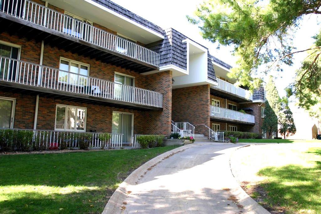 Apartment for rent at 6300 York Ave, Minneapolis, MN 55435