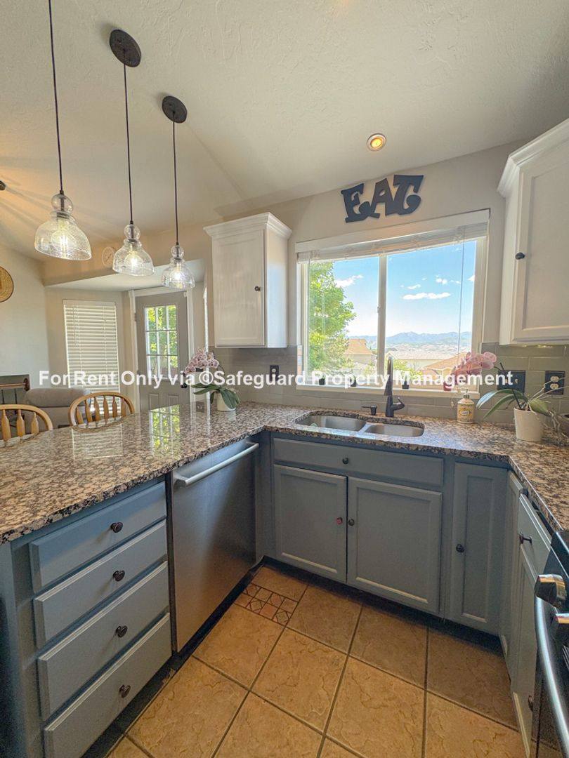 House for rent at 15052 S Manilla Dr, Draper, UT 84020