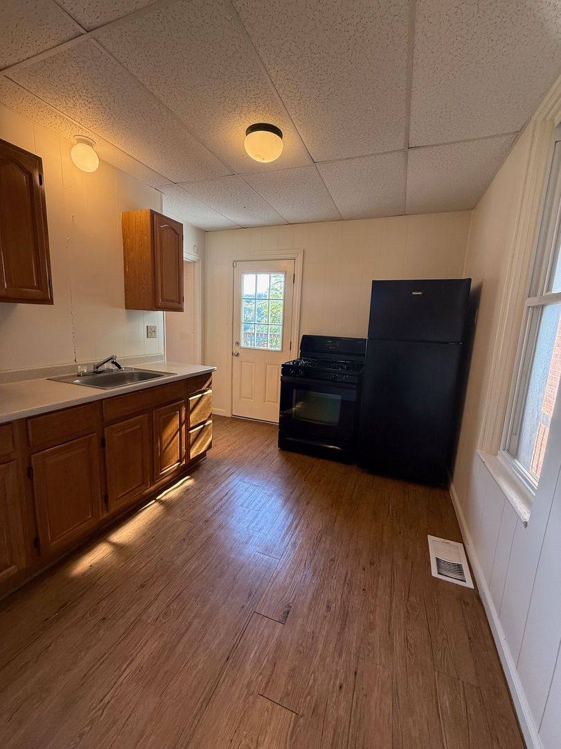 House for rent at 131 W Pike St, Canonsburg, PA 15317