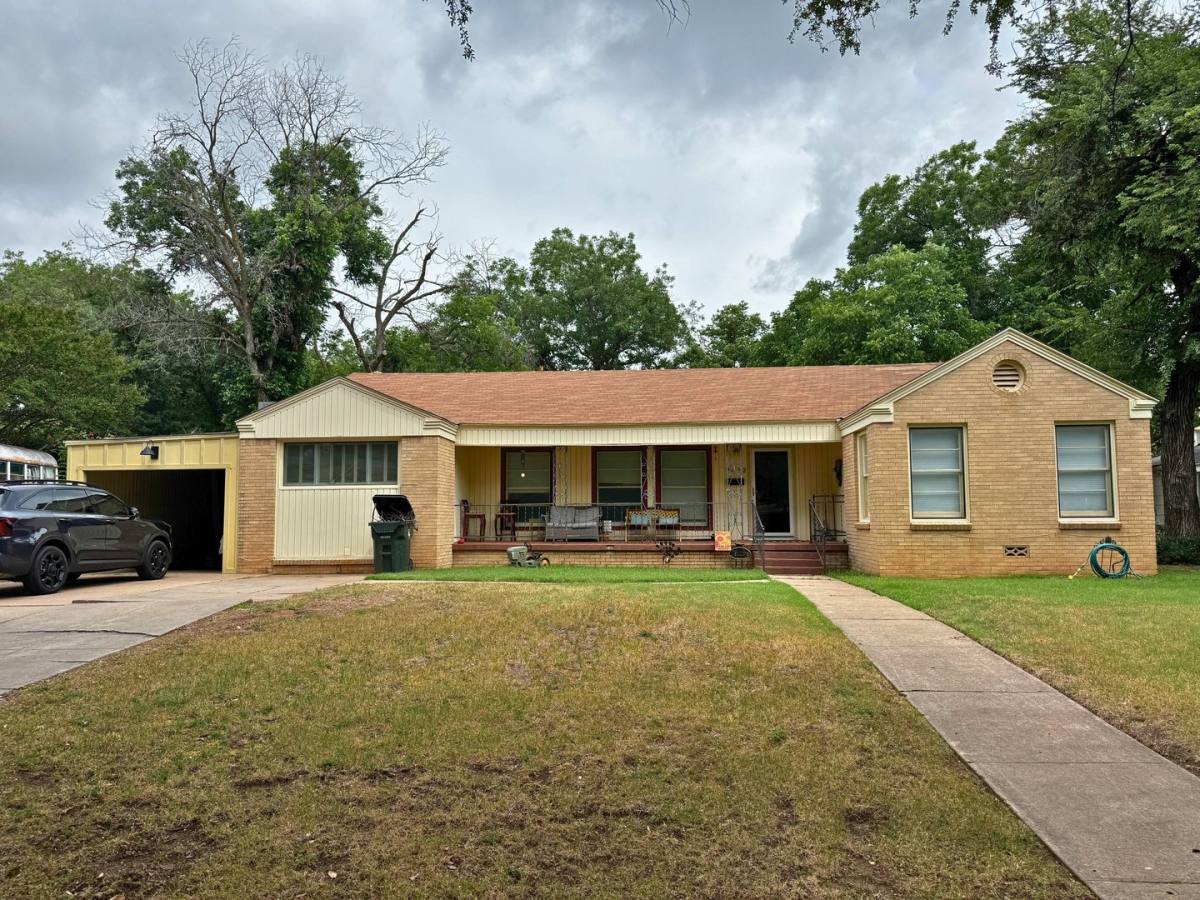 House for rent at 2412 Dartmouth St, Wichita Falls, TX 76308