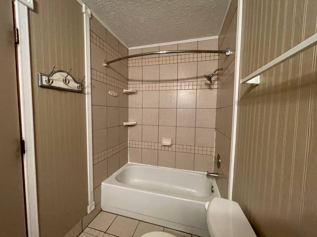 House for rent at 5716 S 136th St, Omaha, NE 68137