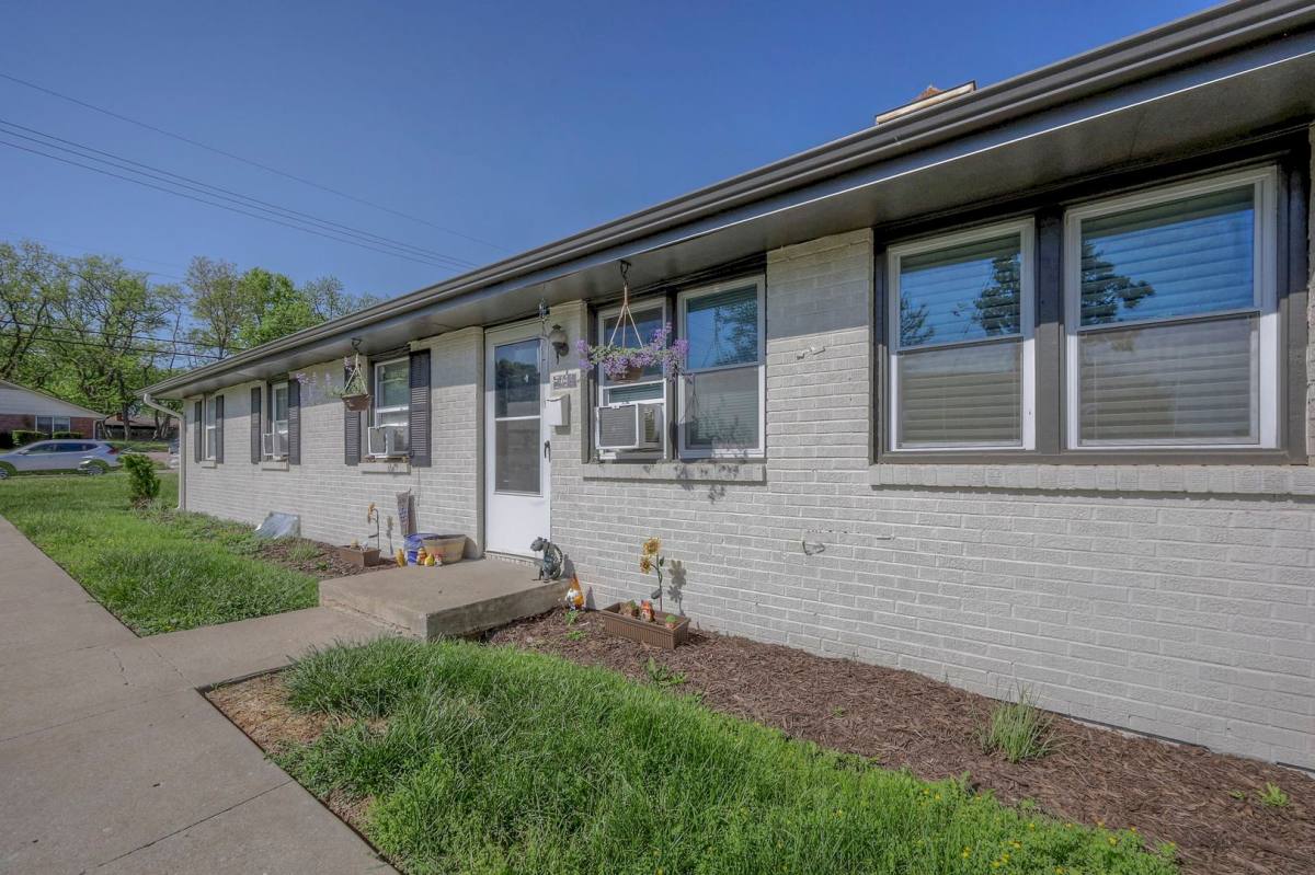 Apartment for rent at 3143 Puckett Rd, Kansas City, KS 66103