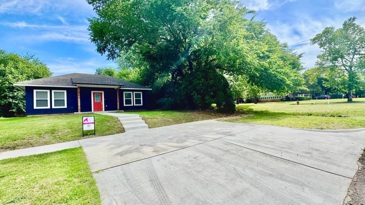 House for rent at 1223 W Colorado Ave, Chickasha, OK 73018