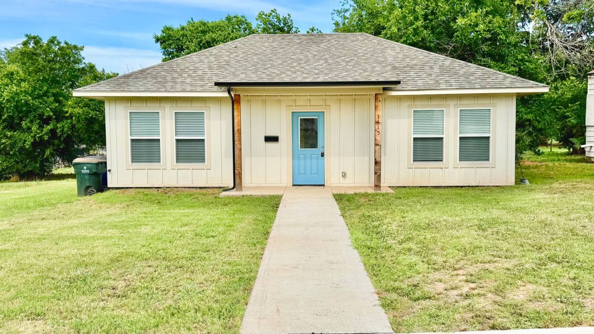 House for rent at 1315 S Sheppard St, Chickasha, OK 73018