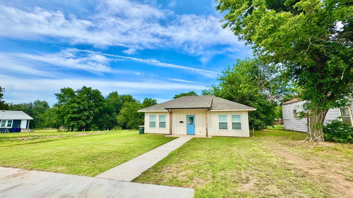 House for rent at 1315 S Sheppard St, Chickasha, OK 73018