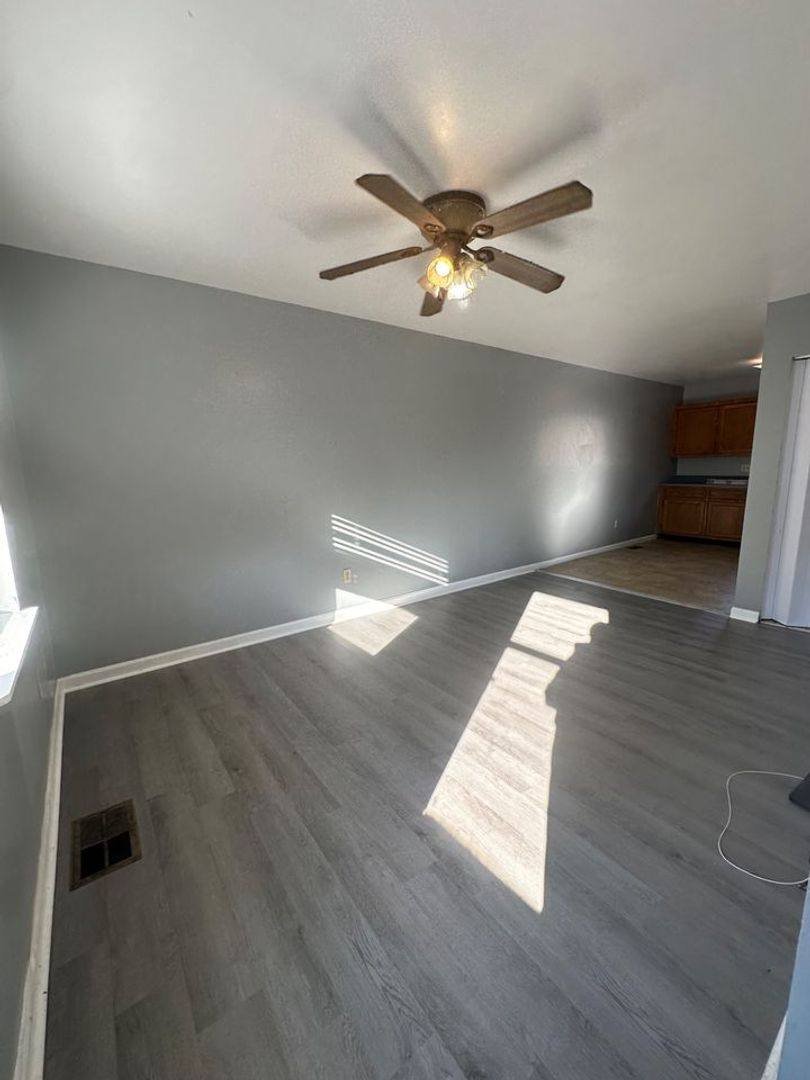 Apartment for rent at 1203 S 7th St, Paragould, AR 72450