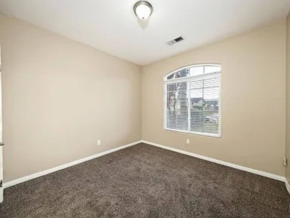 House for rent at 5506 Leeward Point Dr, Bakersfield, CA 93312