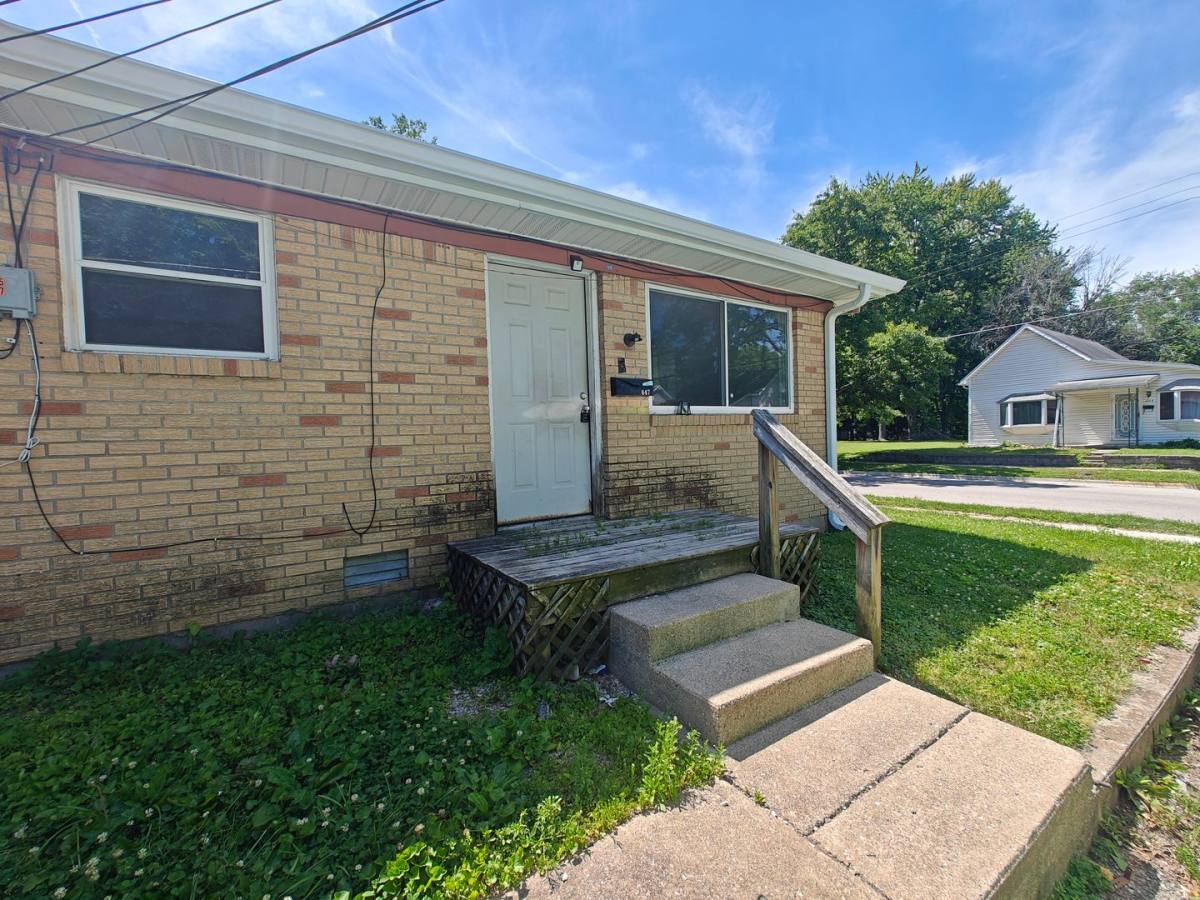 House for rent at 647 W Franklin St, Shelbyville, IN 46176