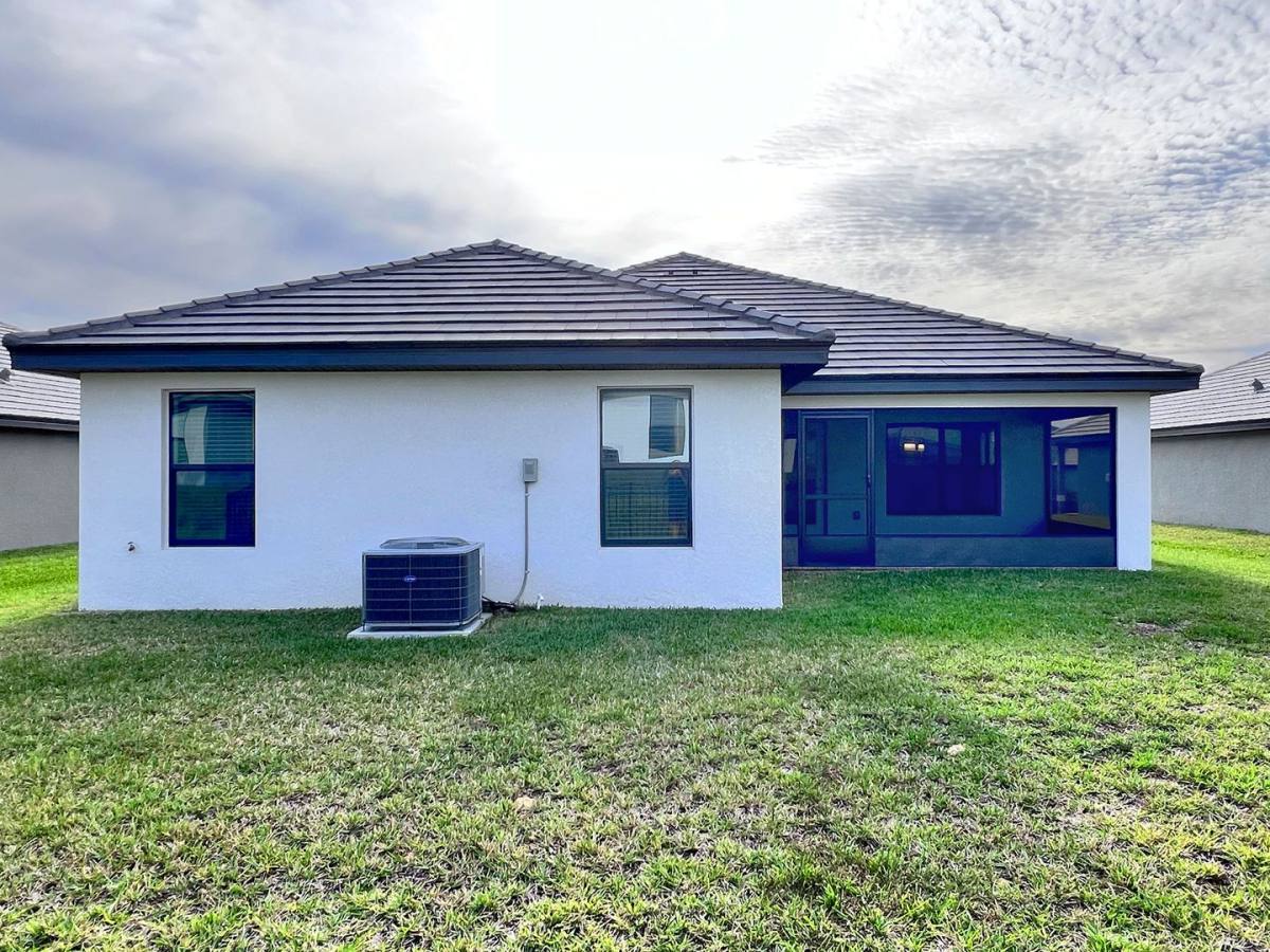 House for rent at 5080 Tennessee Lake Dr, Auburndale, FL 33823