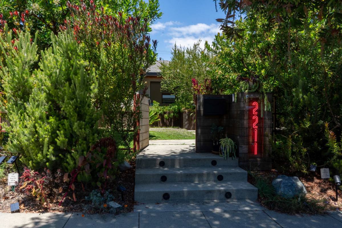 House for rent at 2211 Ashland Ave, Santa Monica, CA 90405