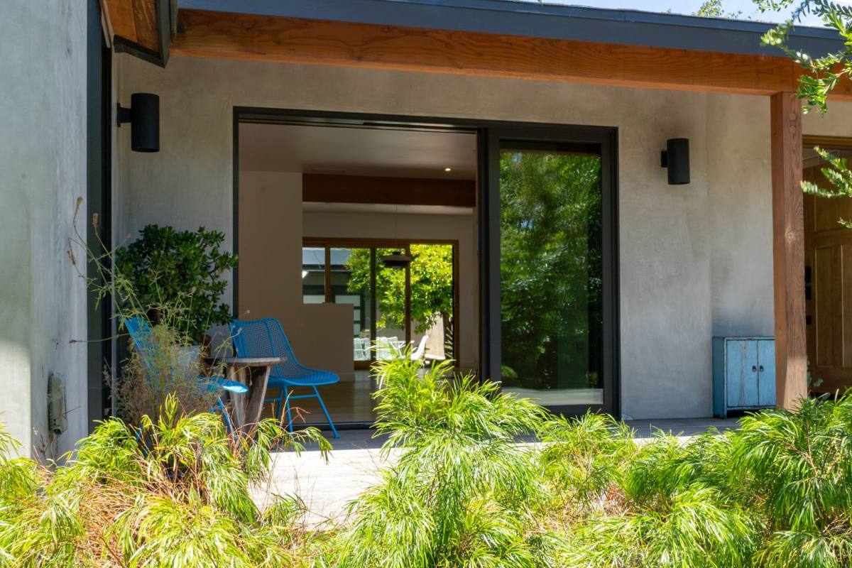 House for rent at 2211 Ashland Ave, Santa Monica, CA 90405