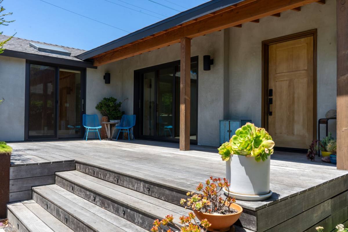 House for rent at 2211 Ashland Ave, Santa Monica, CA 90405
