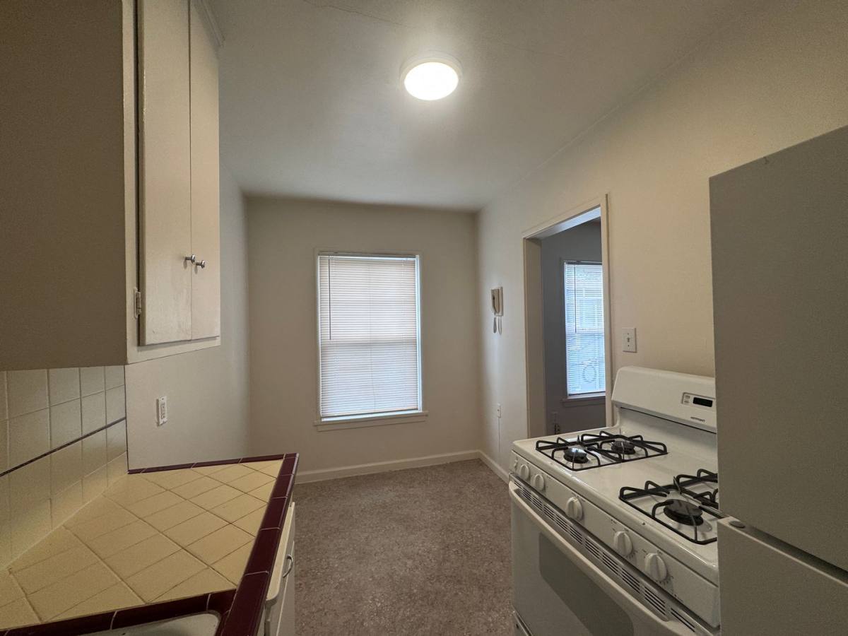 Apartment for rent at 2231 11th Ave, Sacramento, CA 95818