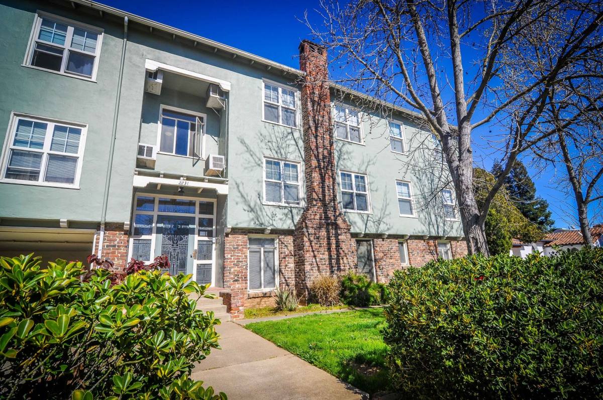 Apartment for rent at 2231 11th Ave, Sacramento, CA 95818