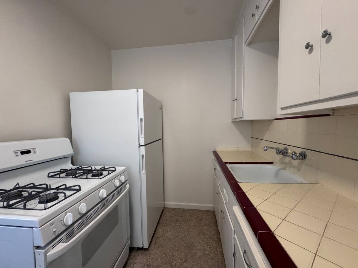 Apartment for rent at 2231 11th Ave, Sacramento, CA 95818