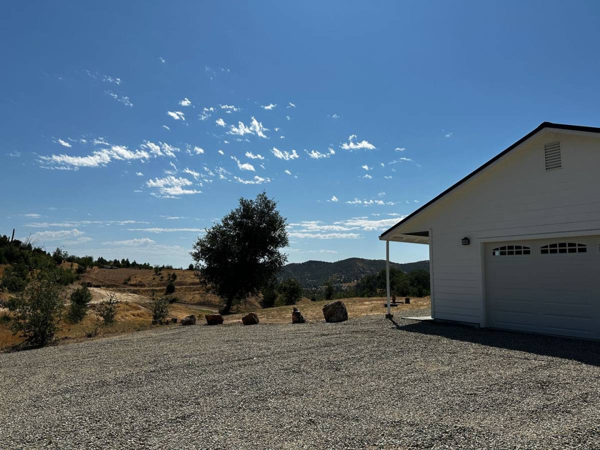House for rent at 15707 Swasey Mine Lane, Redding, CA 96001