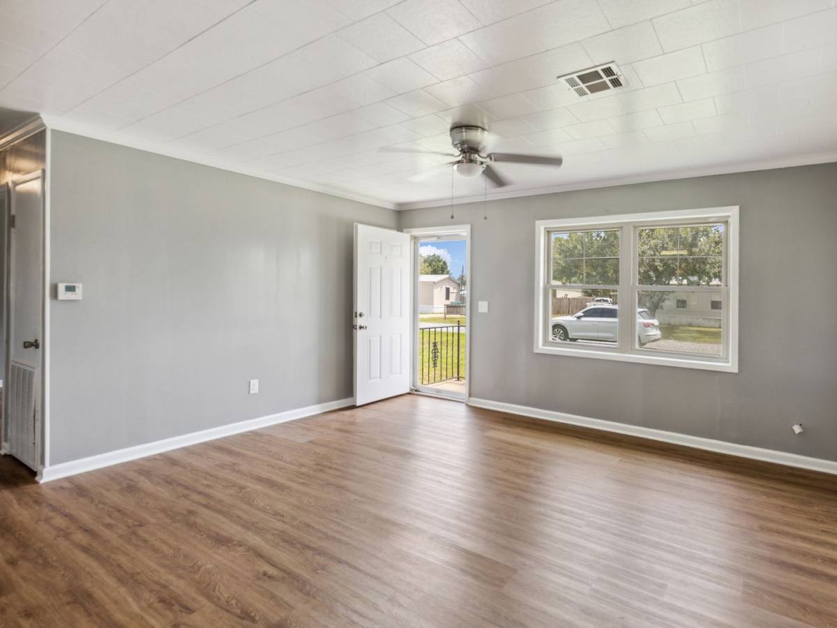 House for rent at 319 W Railroad Ave, Arnaudville, LA 70512
