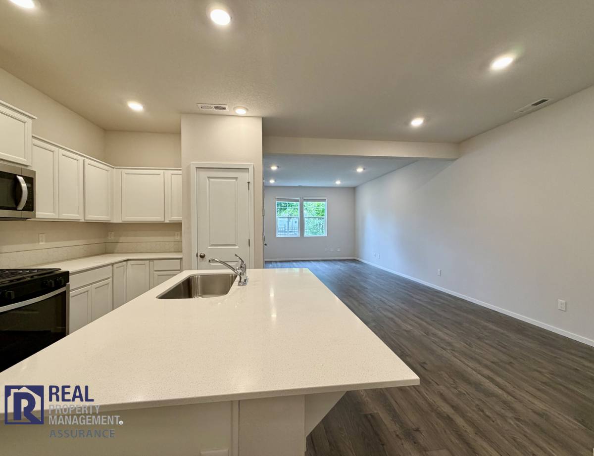 House for rent at 873 N 19th Ave, Cornelius, OR 97113