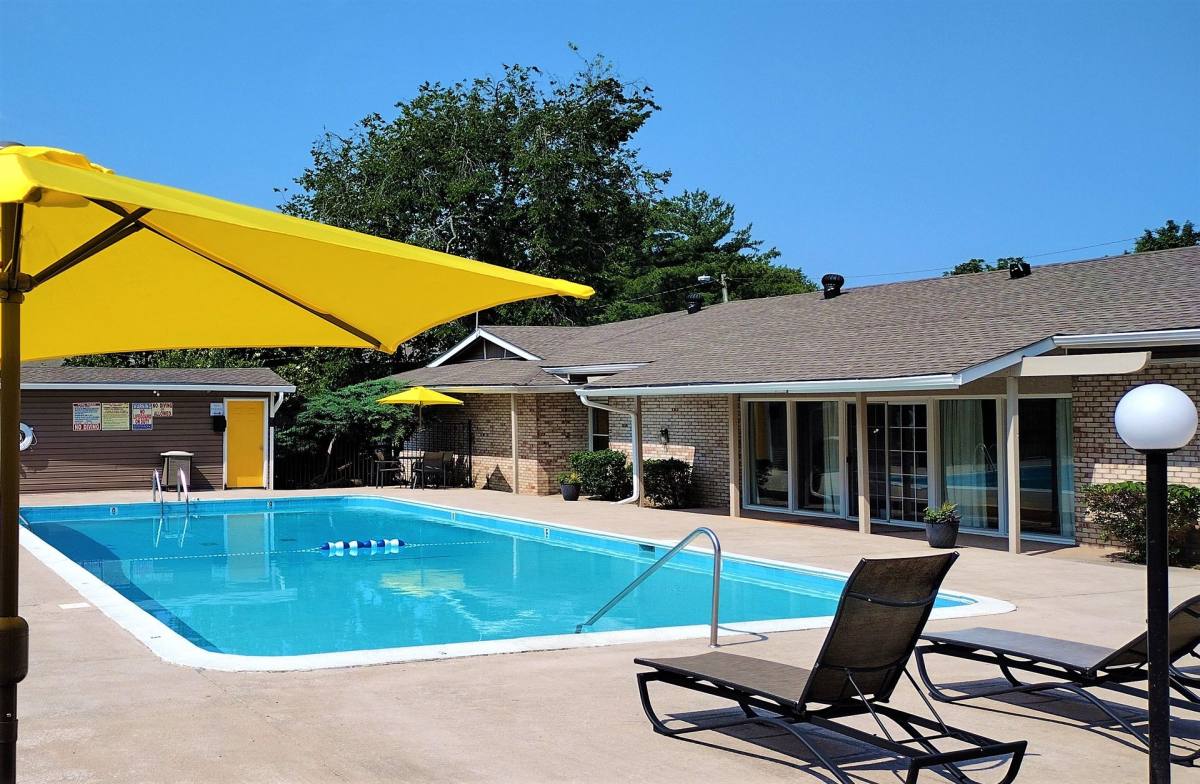 Apartment for rent at 1598 Crestview Dr, Madison, TN 37115