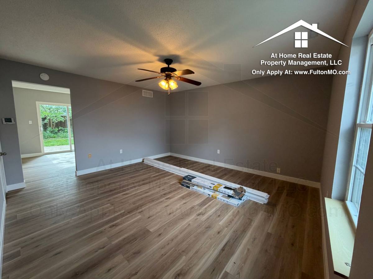 Apartment for rent at 545 Collier Lane, Fulton, MO 65251