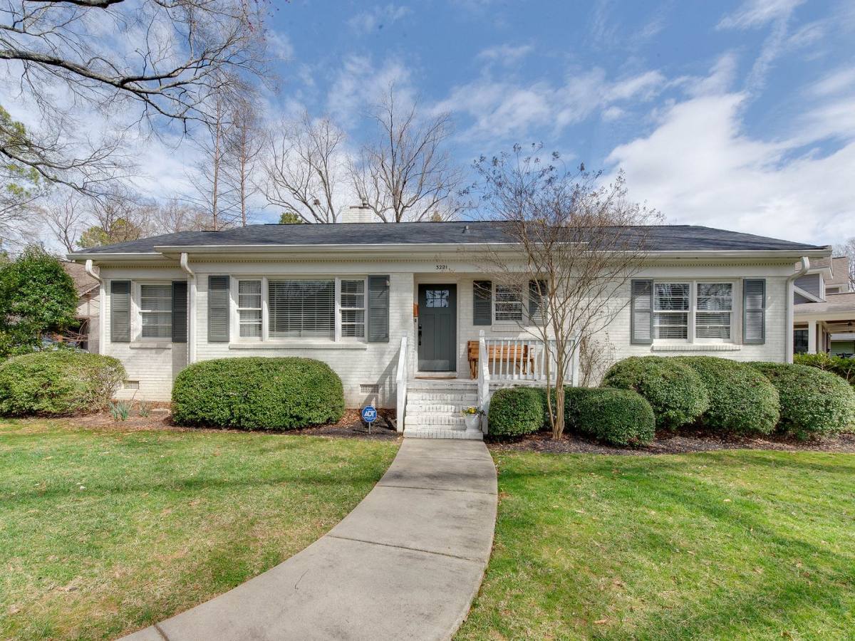 House for rent at 3221 Sunset Dr, Charlotte, NC 28209