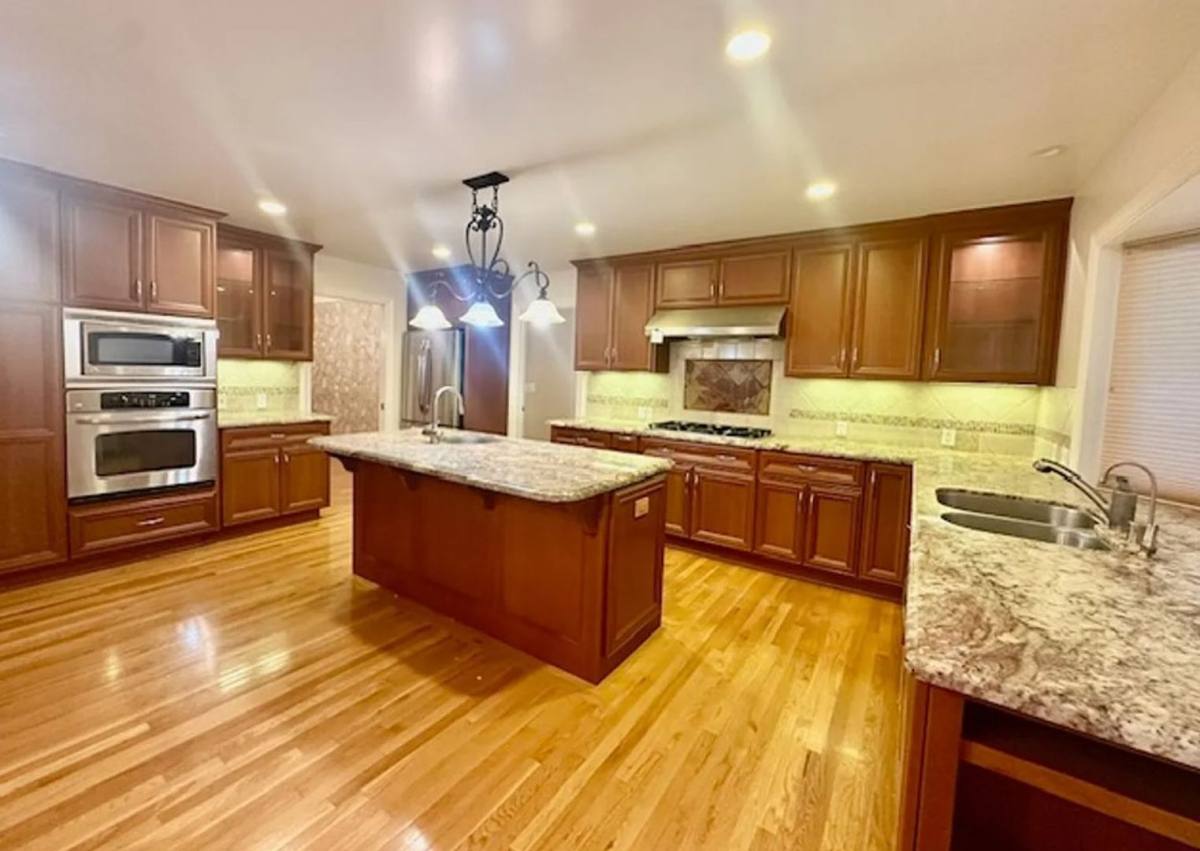 Apartment for rent at 19952 Moran Lane, Saratoga, CA 95070