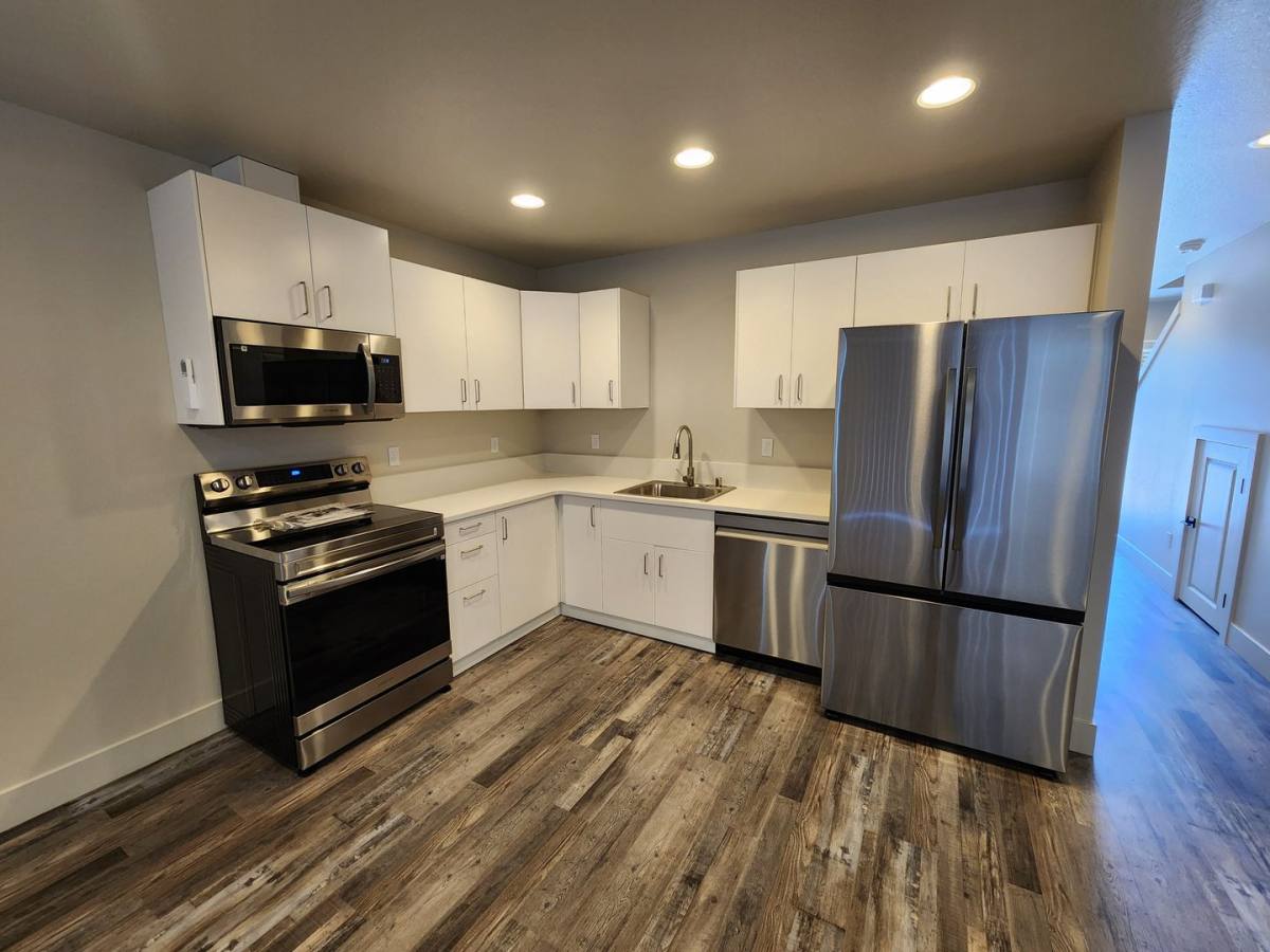 Townhouse for rent at 1004 Peach Rd, Winlock, WA 98596