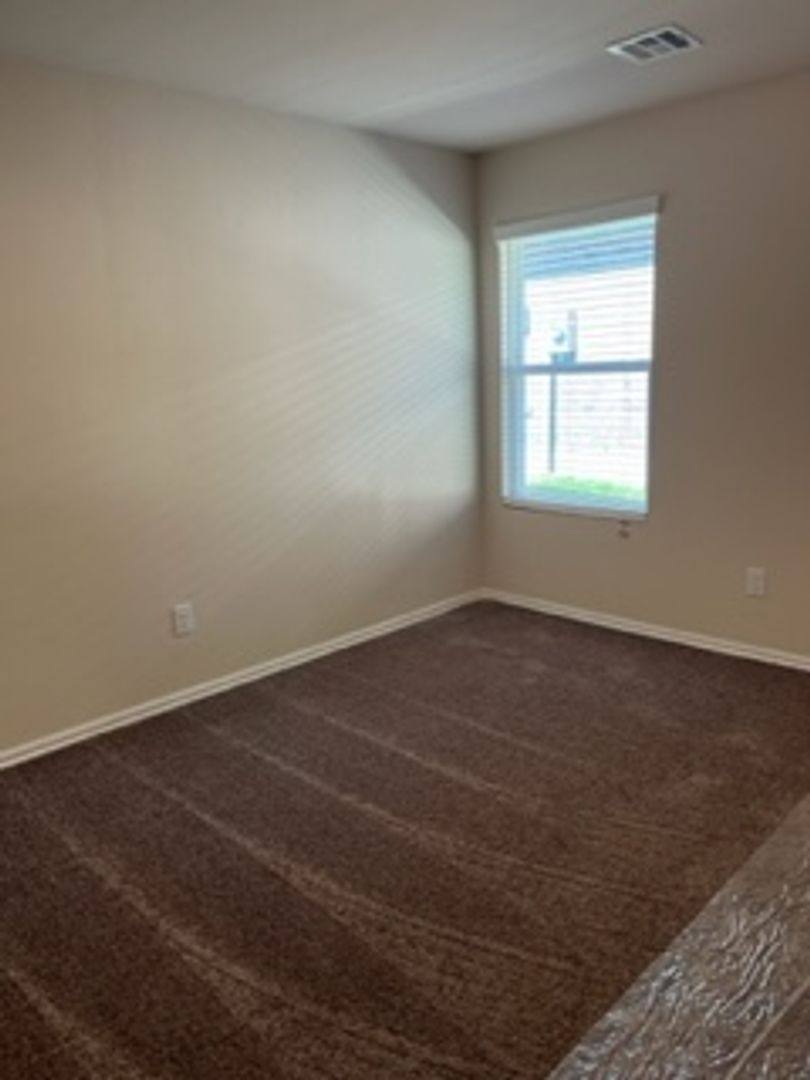 House for rent at 2921 NW 195th St, Edmond, OK 73012
