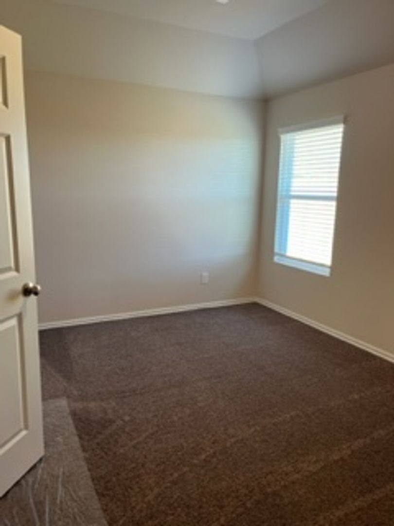 House for rent at 2921 NW 195th St, Edmond, OK 73012