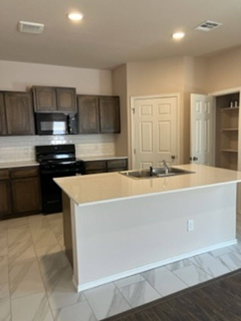 House for rent at 2921 NW 195th St, Edmond, OK 73012