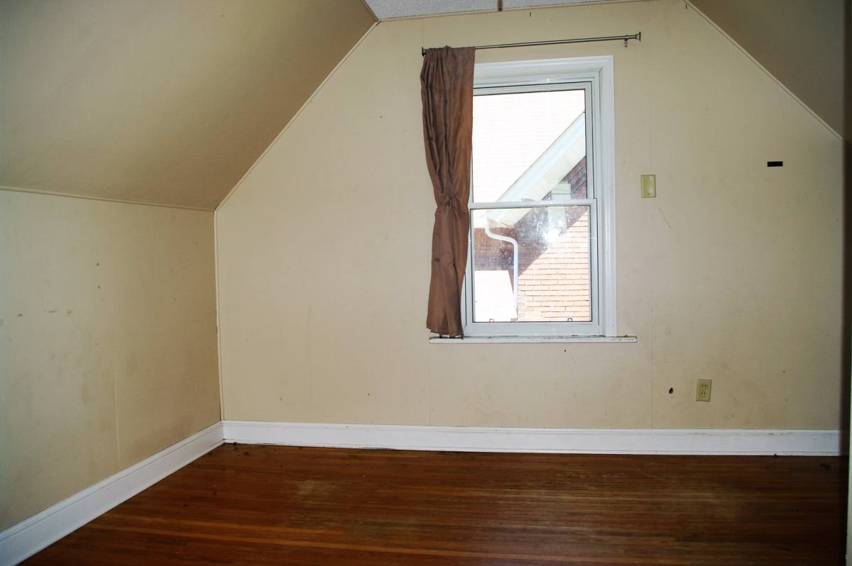 House for rent at 1677 Sherburne Ave, Saint Paul, MN 55104