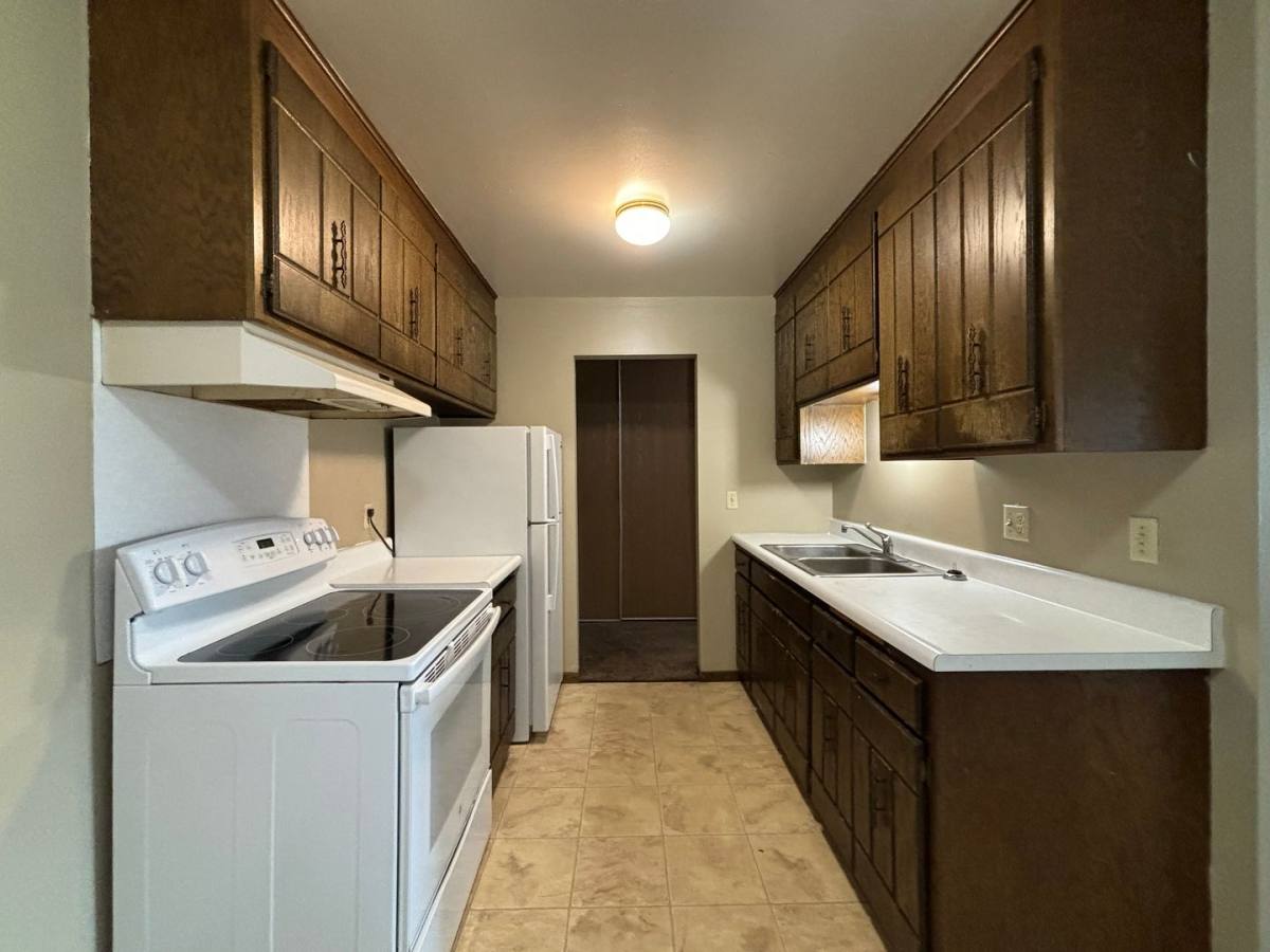 Apartment for rent at 41 Arlington Ave W, Saint Paul, MN 55117