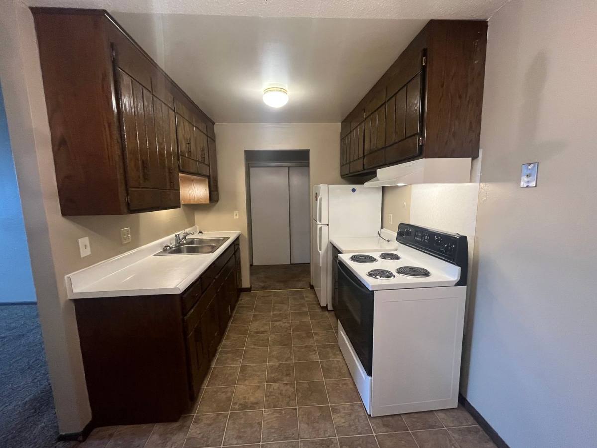 41 Arlington Ave W, St. Paul, MN 55117 - Apartment for Rent - Image 2