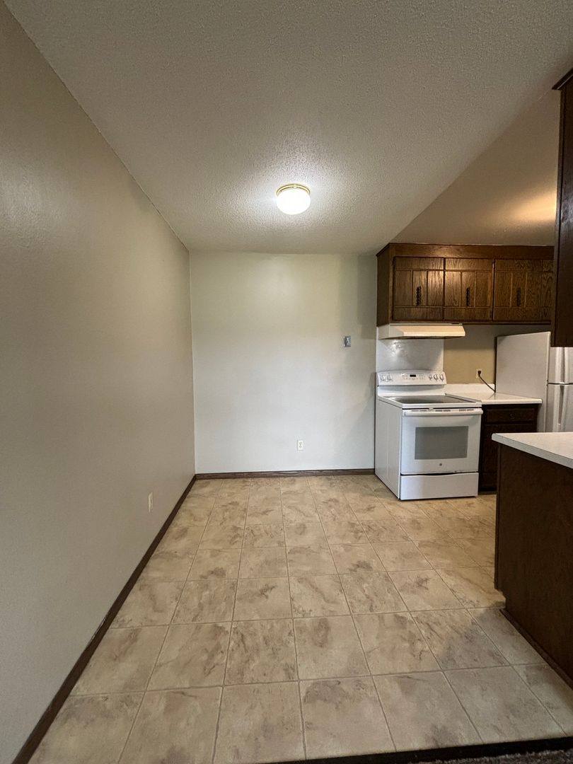 Apartment for rent at 41 Arlington Ave W, Saint Paul, MN 55117