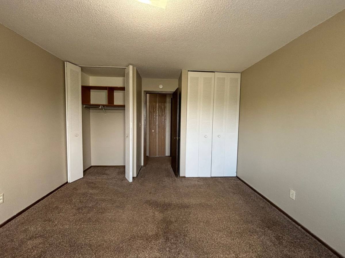 Apartment for rent at 41 Arlington Ave W, Saint Paul, MN 55117