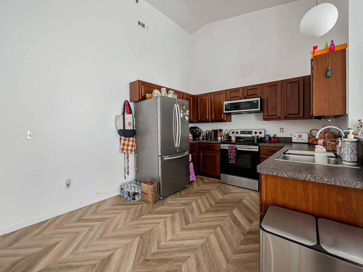 House for rent at 14520 Vauxhall Dr, Sterling Heights, MI 48313