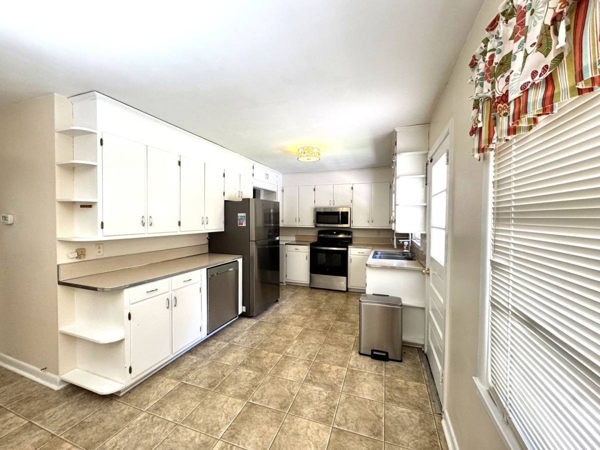 House for rent at 2864 Wilmington Highway, Jacksonville, NC 28540